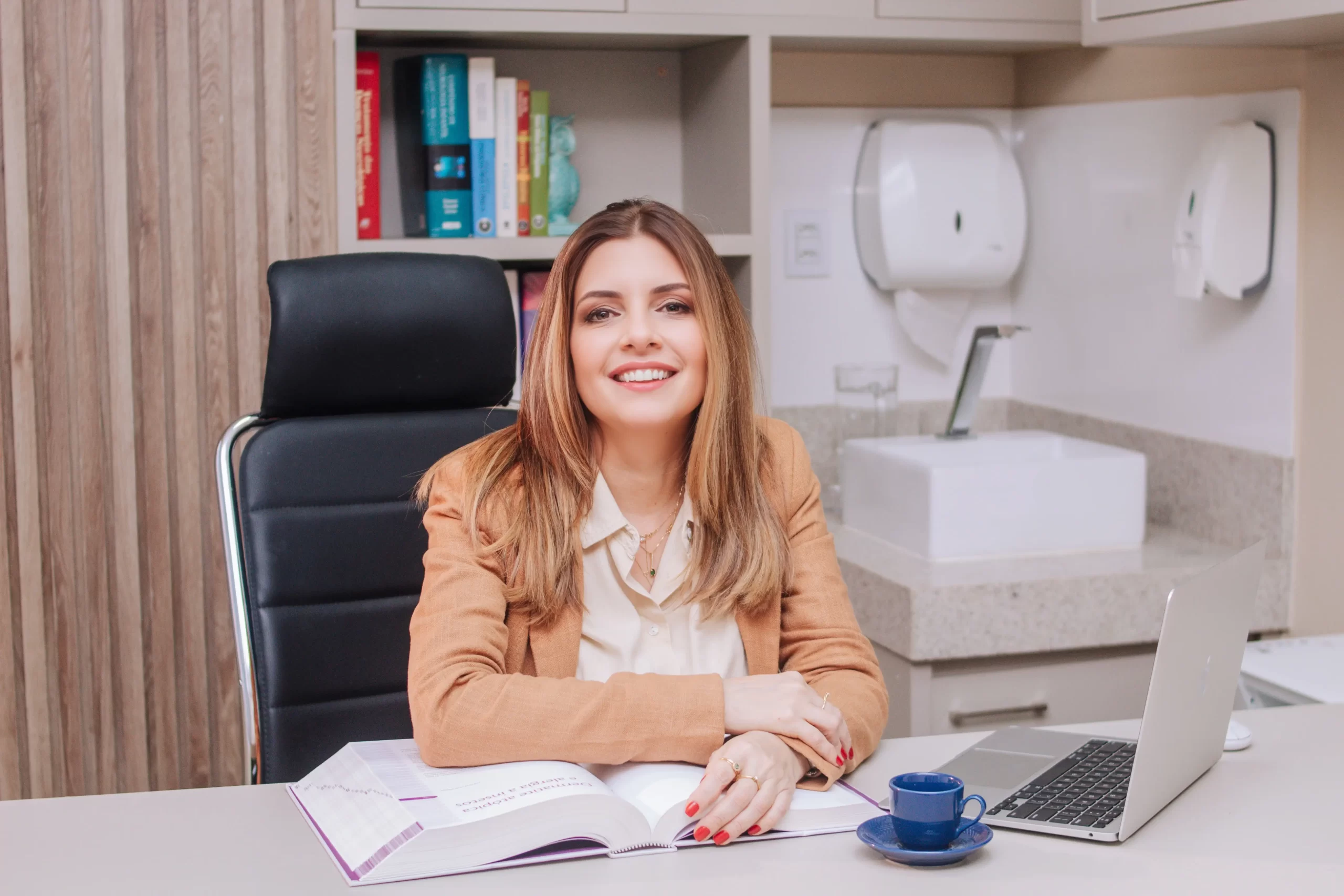 Dra. Fabiana-Gonçalves-Neurologista-Neuropediatria-Goiânia